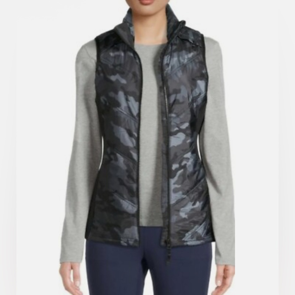 Avia Women's Performance Quilted Vest Black Camo Size Small (4-6) | Preowned V1